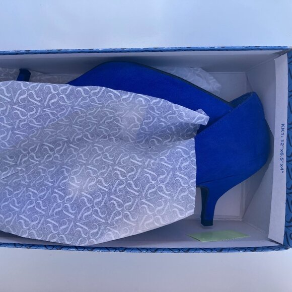 Vera Wang Women's Blue Courts - Picture 4 of 12